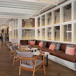Hotel H10 Universitat (adults Only)